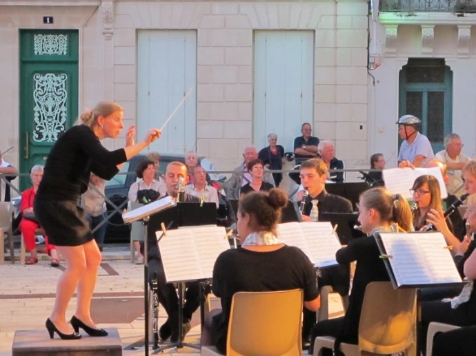 Corps musical nivellois histoire voyage à Saintes